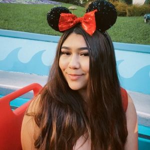 Meet your Posher, Paola